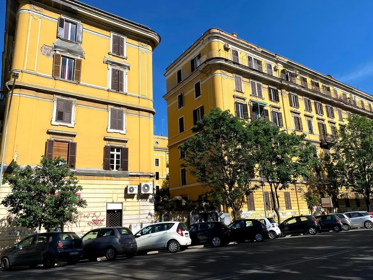 In Rome In Love In Bike Apartment