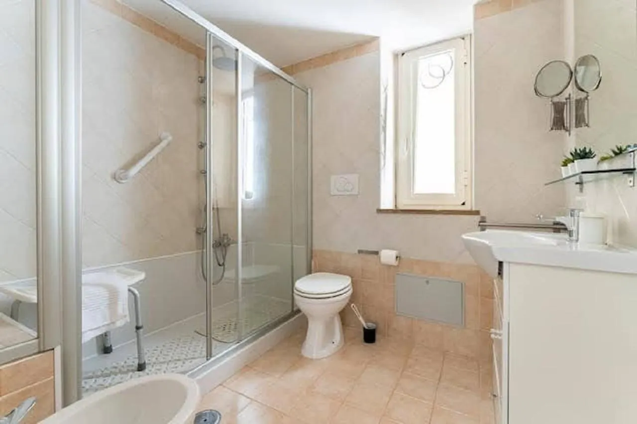 Apartament In Rome In Love In Bike
