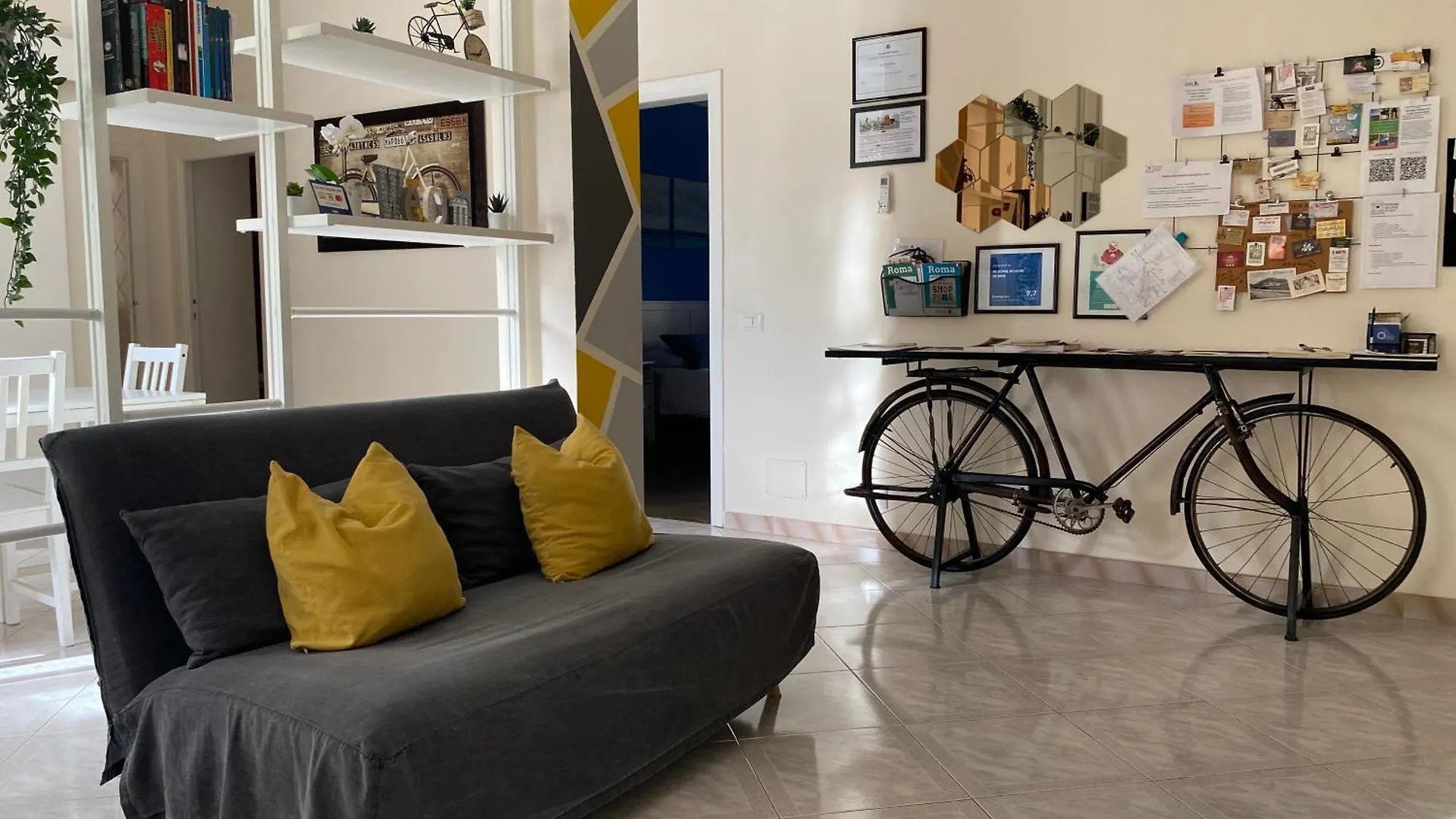 Apartament In Rome In Love In Bike
